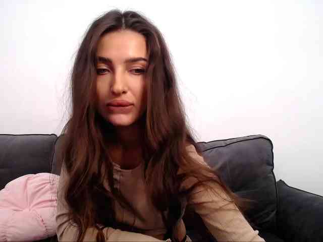 LauraBess webcam