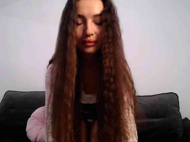 LauraBess webcam