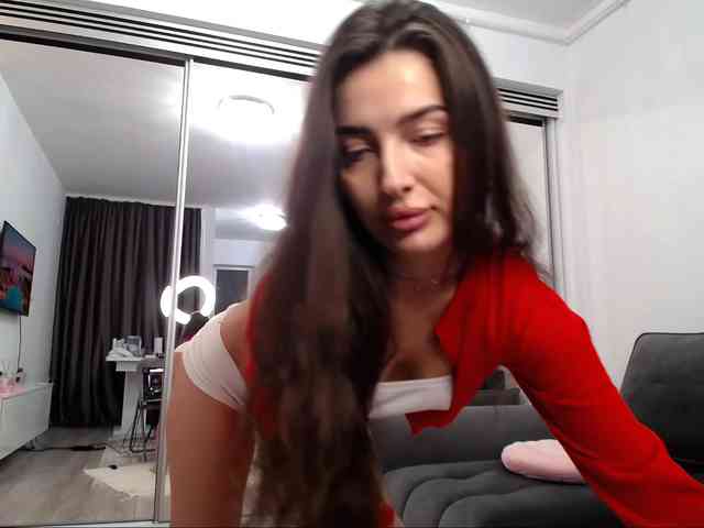 LauraBess webcam