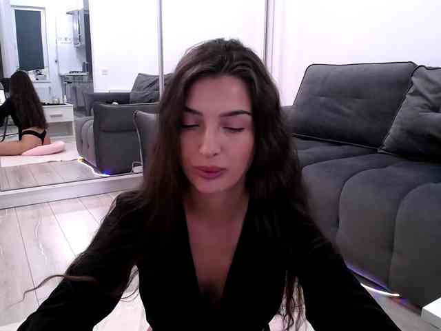 LauraBess webcam