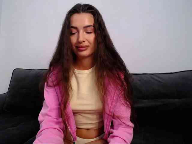 LauraBess webcam
