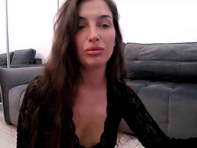 LauraBess webcam