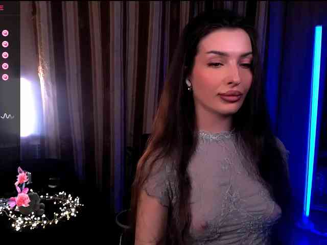 LauraBess webcam