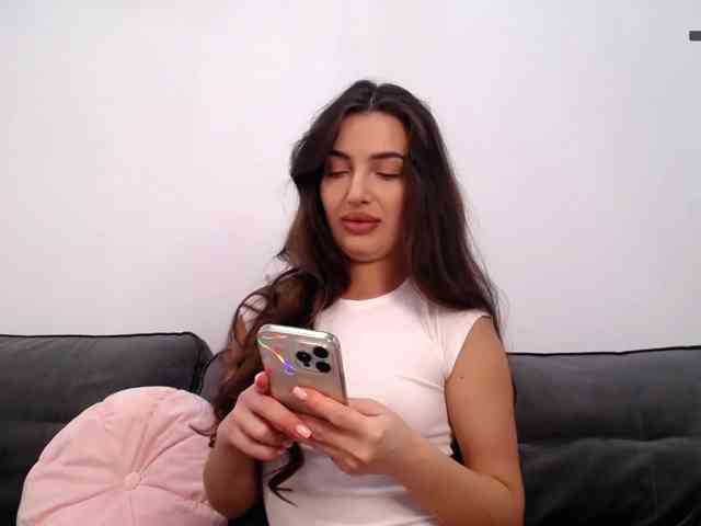 LauraBess webcam