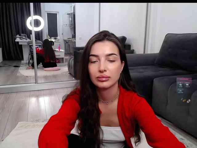 LauraBess webcam