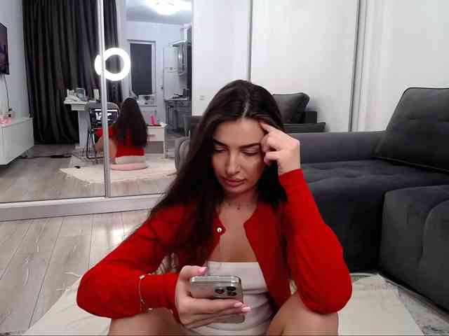 LauraBess webcam