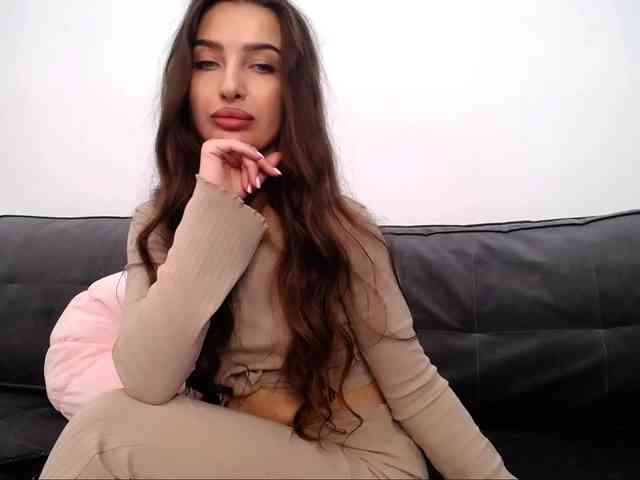 LauraBess webcam