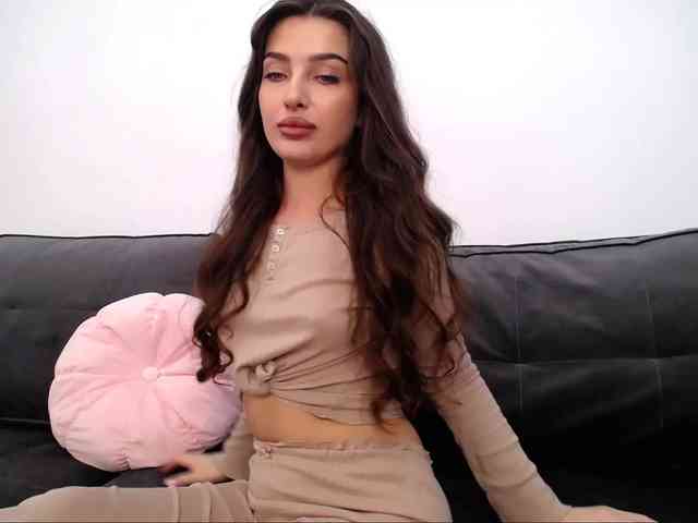 LauraBess webcam