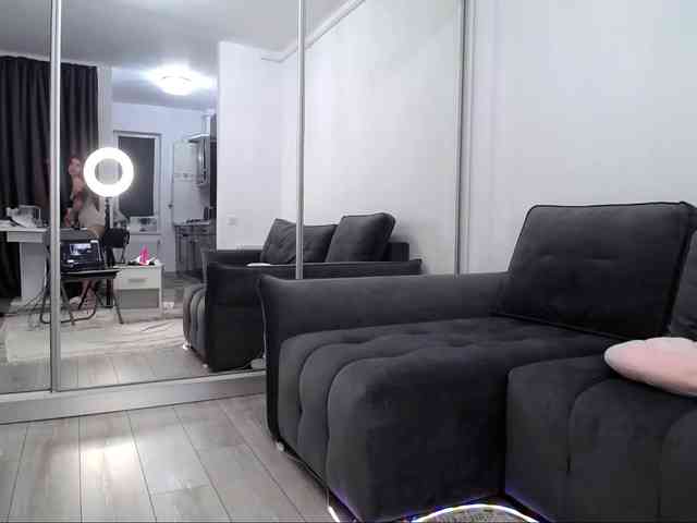 laurabess's live room