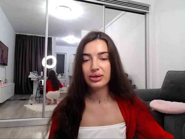 LauraBess webcam
