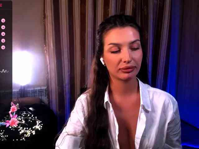 laurabess's live room