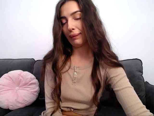 LauraBess webcam