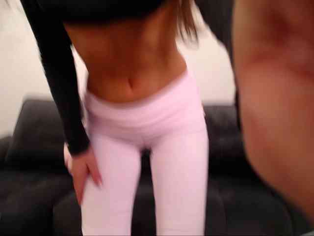 LauraBess webcam