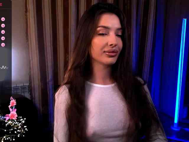LauraBess webcam