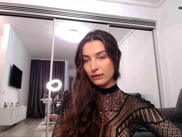 LauraBess webcam