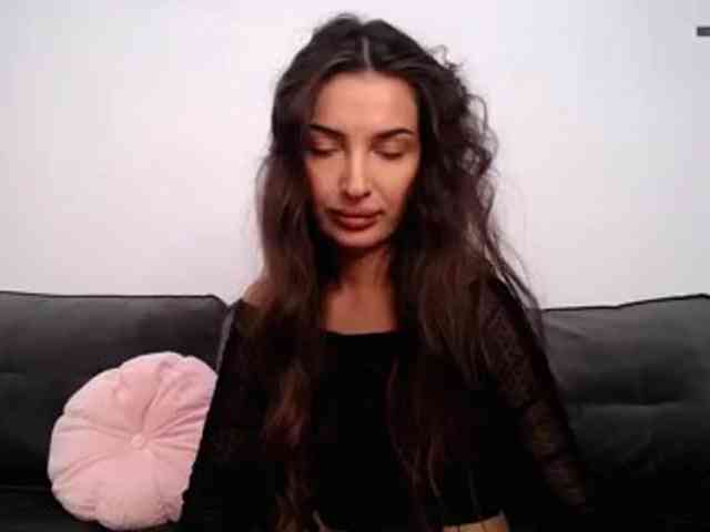 LauraBess webcam
