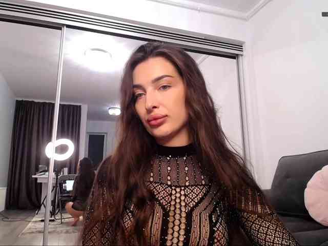 LauraBess webcam