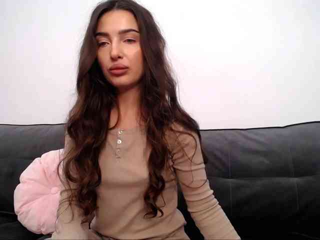 LauraBess webcam