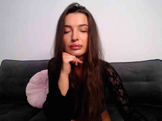 LauraBess webcam