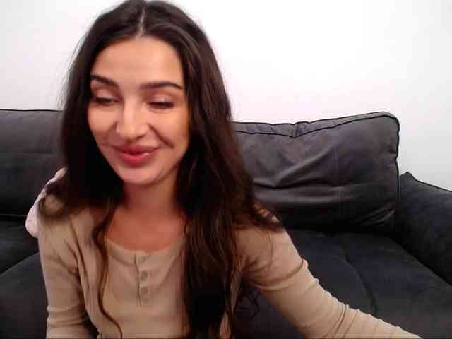 LauraBess webcam