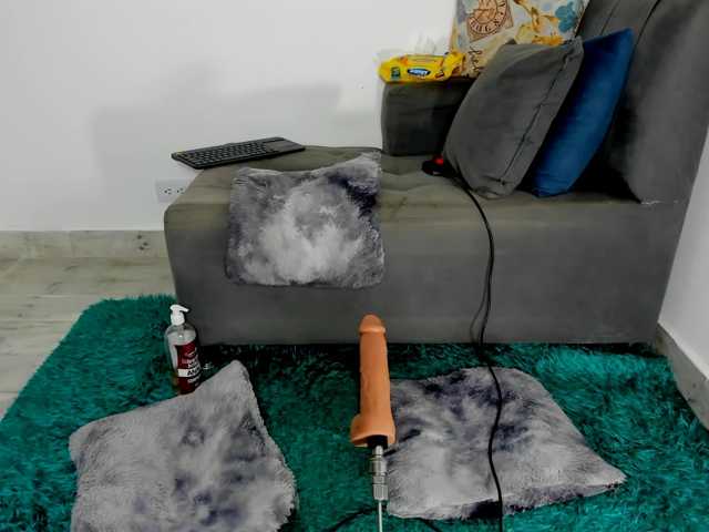 Amelie-hills, en directo ahora en BongaCams