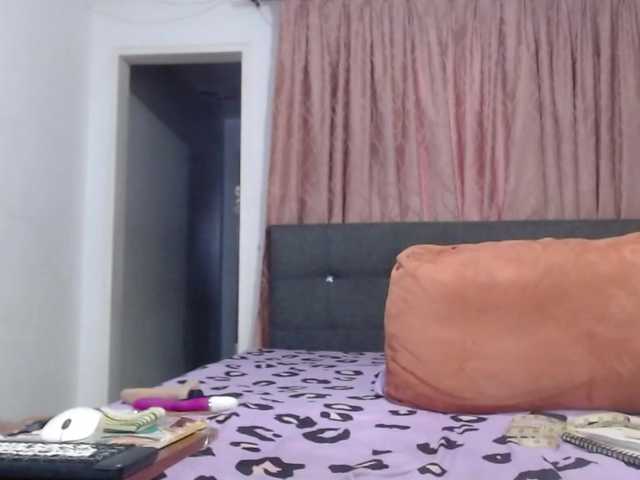 grettajames live cam on BongaCams
