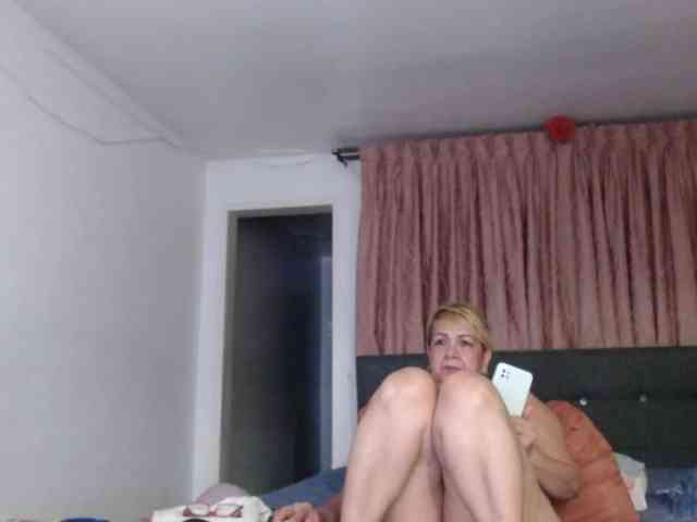 grettajames webcam