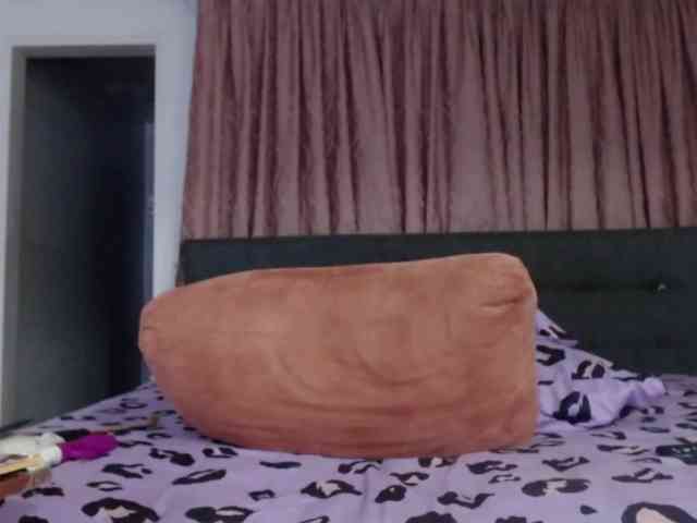 grettajames webcam