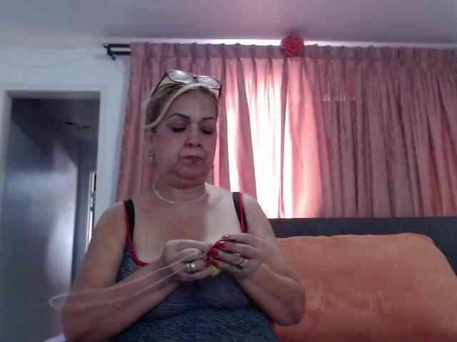 grettajames webcam