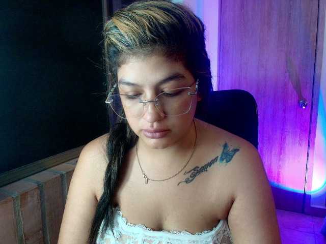 sara401 live cam