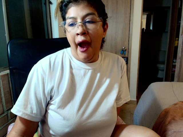 sara401 webcam bongacams model stream image