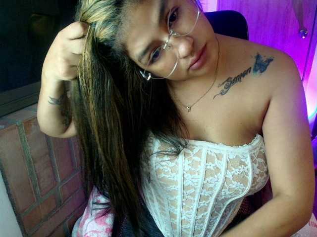 sara401 live cam
