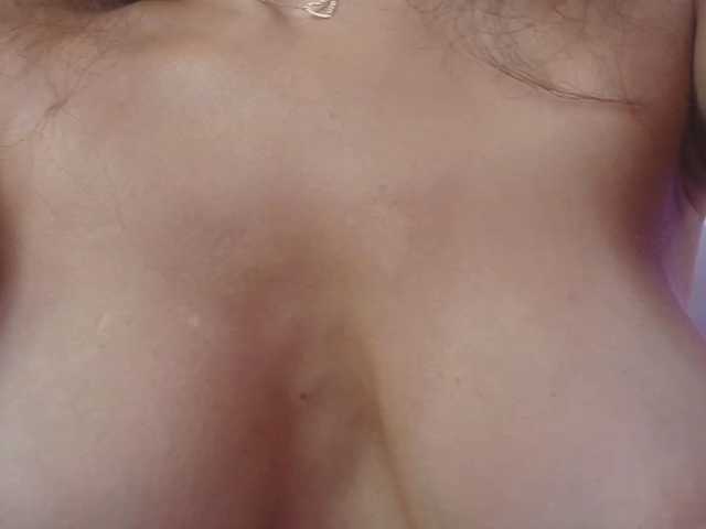 Anna-Lewis live cam on BongaCams