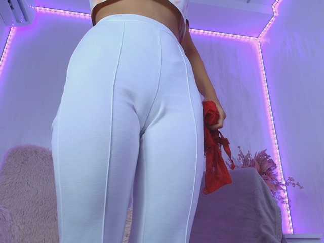 Anna-Lewis live cam on BongaCams