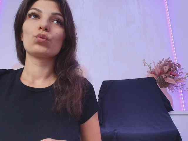 Anna-Lewis webcam
