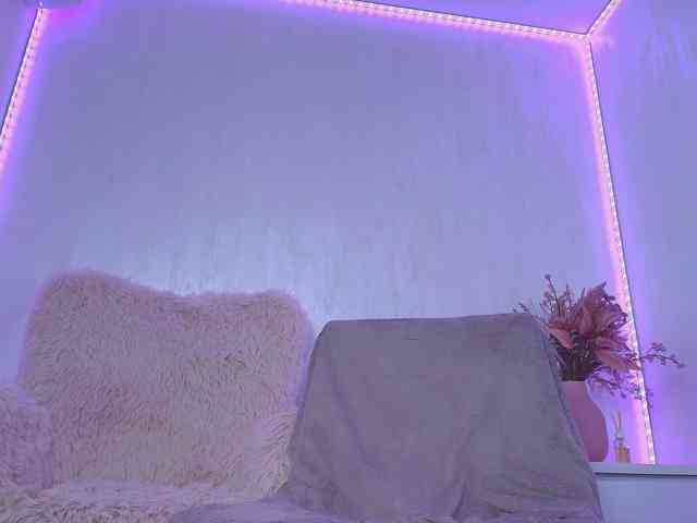 Anna-Lewis webcam