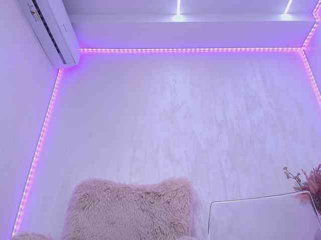 Anna-Lewis webcam