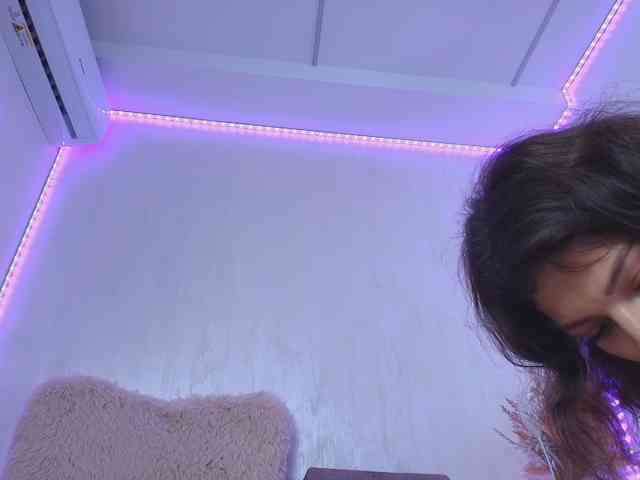 Anna-Lewis webcam