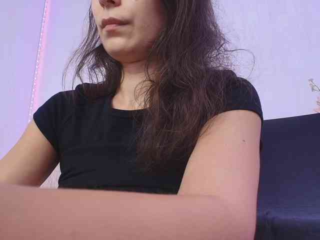 Anna-Lewis webcam