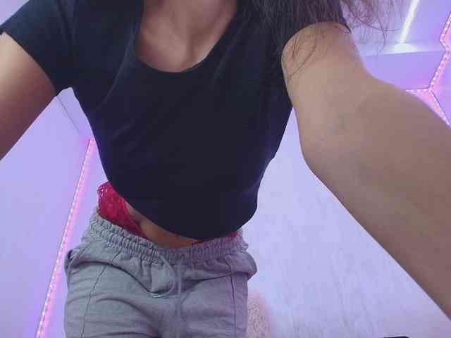 Anna-Lewis webcam