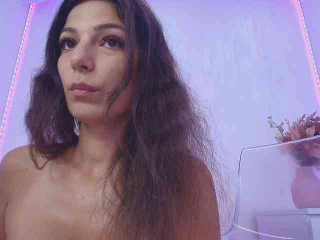 Anna-Lewis webcam