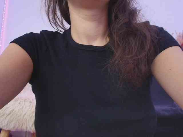 Anna-Lewis webcam