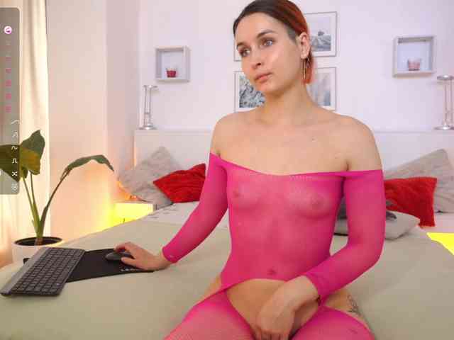 l1ttle-kiki webcam