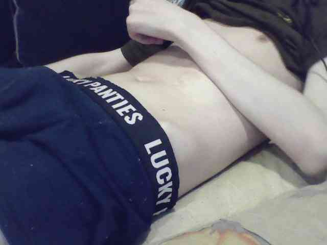 skinnycuteboy Live Webcam on BongaCams