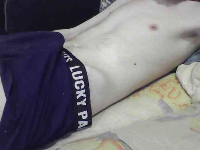 skinnycuteboy Live Webcam on BongaCams