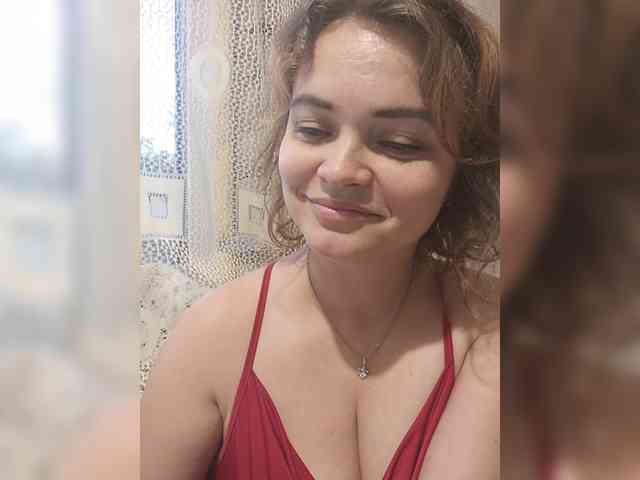 Juli_Foxfire webcam