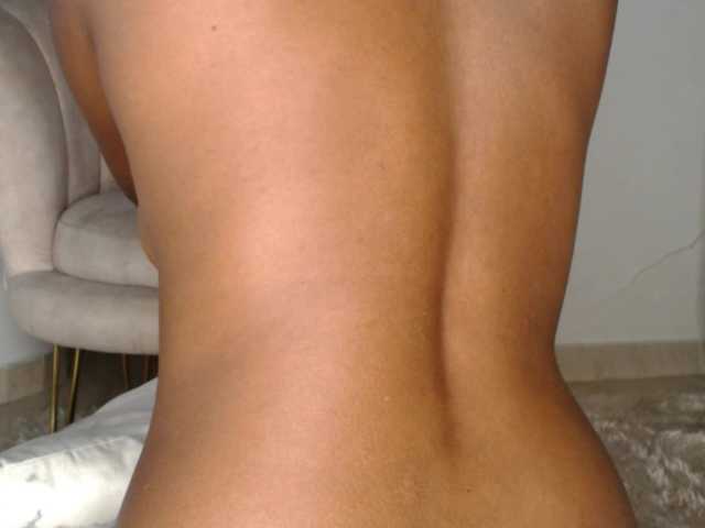 trissabenson live cam on BongaCams