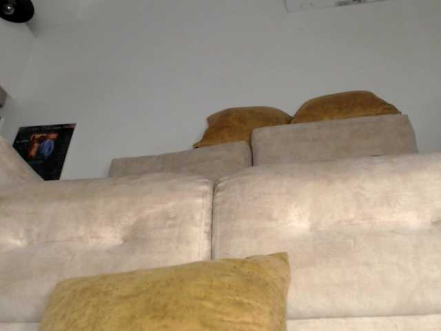 trissabenson live cam on BongaCams