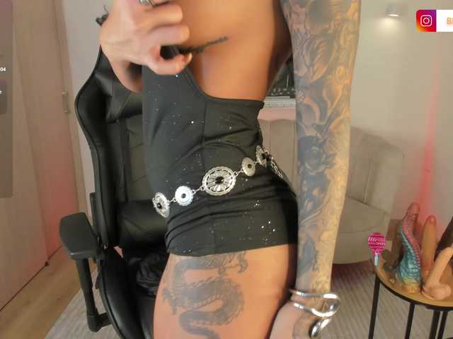 BellaRossi's BongaCams show and profile