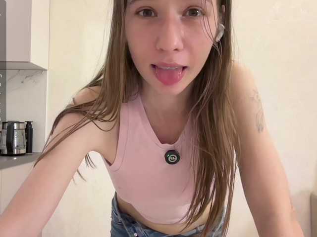 tinykisa live webcam show